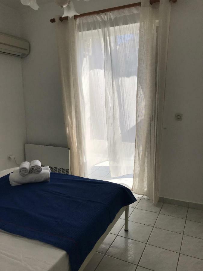 The Swan And The Gull, Porto Rafti Yacht Harbor Apartment Екстериор снимка