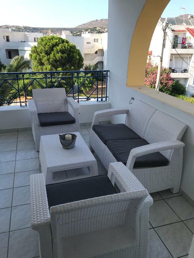 The Swan And The Gull, Porto Rafti Yacht Harbor Apartment Екстериор снимка